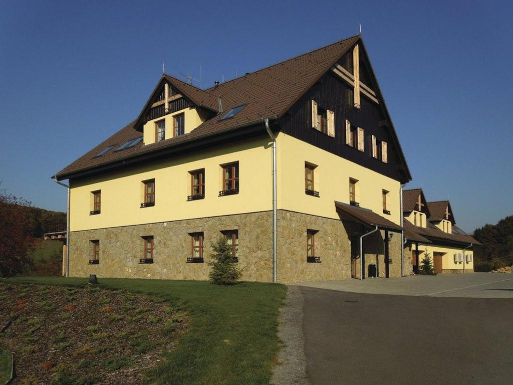 Penzion Malovany Osvetimany Екстер'єр фото